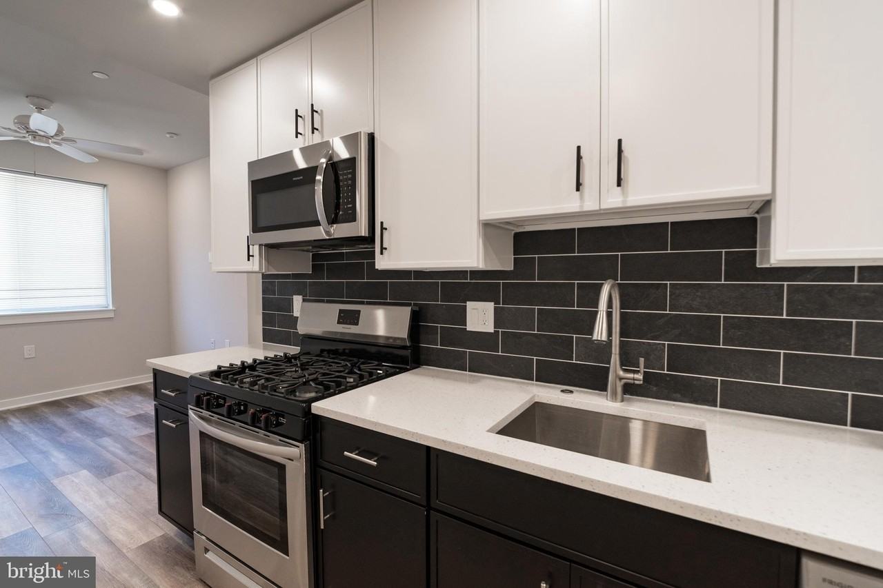 644 N 38th St Unit A - Photo 3 of 22