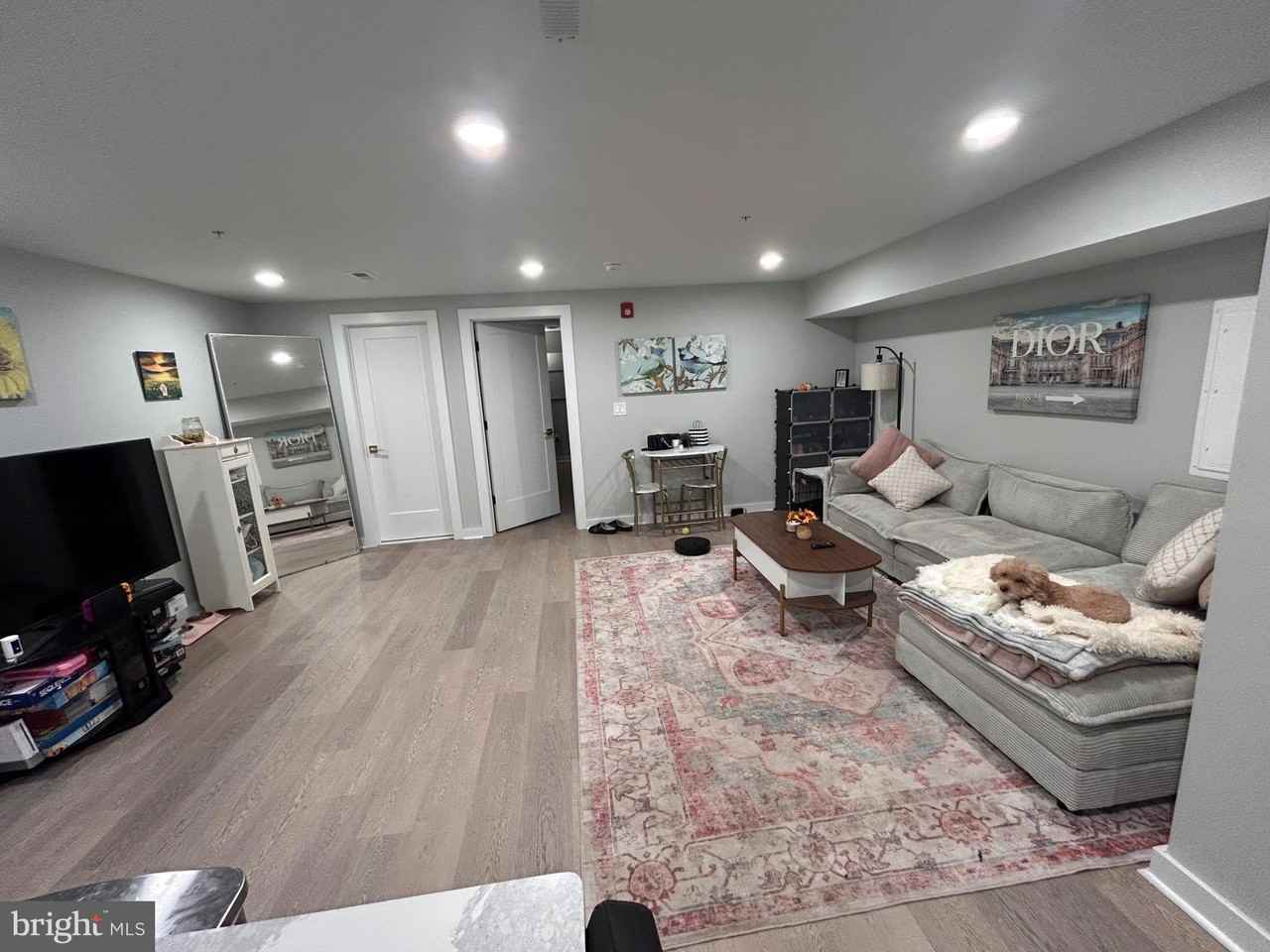 5830 Henry Ave - Photo 2 of 9