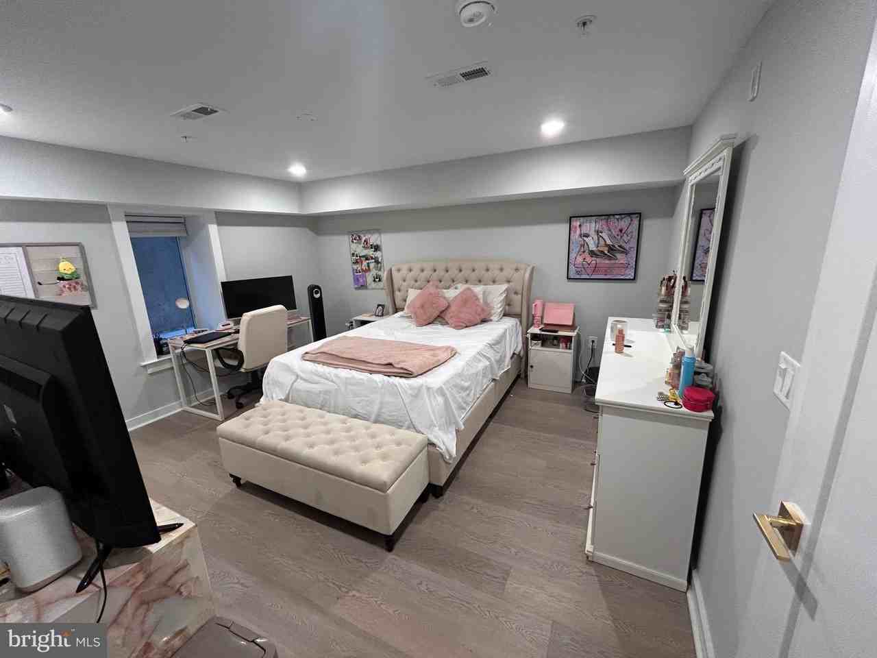 5830 Henry Ave - Photo 5 of 9