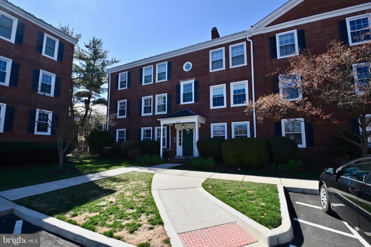 3080 S Abingdon St Apt C2 - Photo 3 of 26