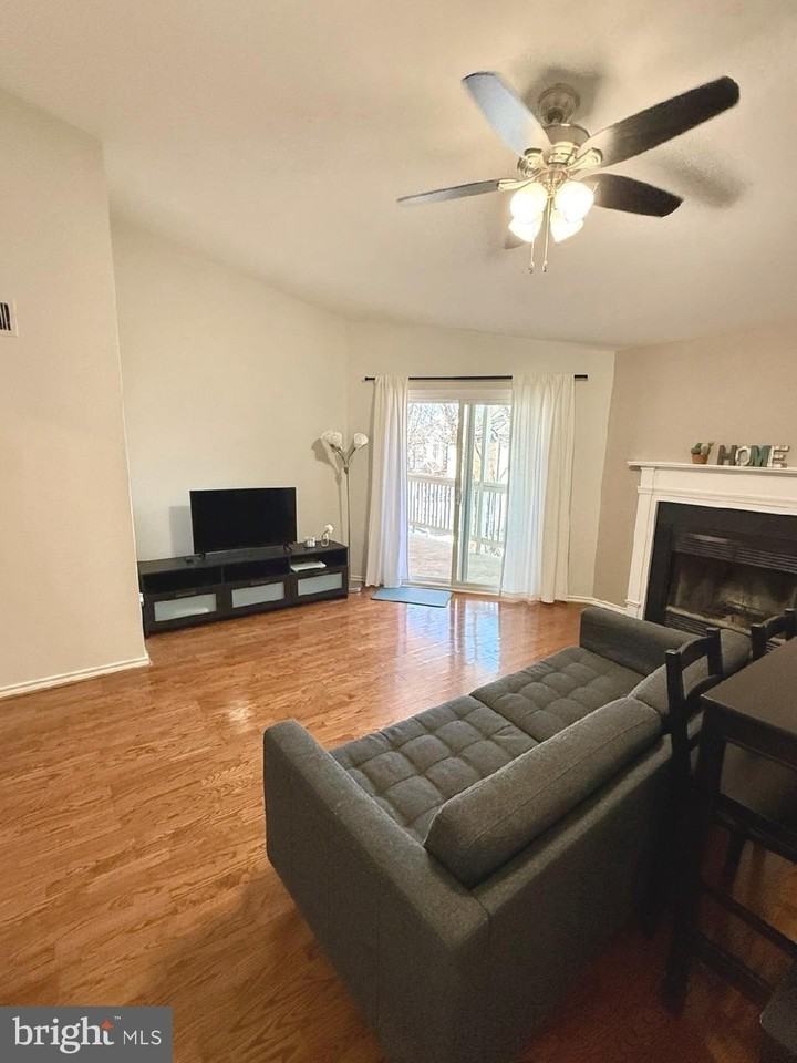 1532 Lincoln Way Apt 304 - Photo 3 of 21