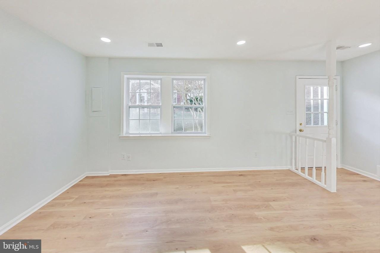 9841 Hagel Cir - Photo 3 of 29