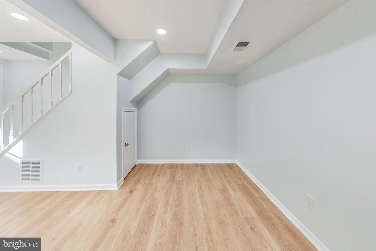 9841 Hagel Cir - Photo 6 of 29