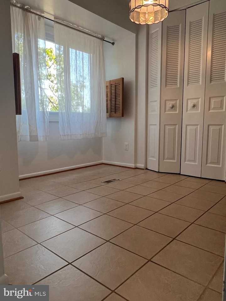 104 Giles Pl - Photo 4 of 14