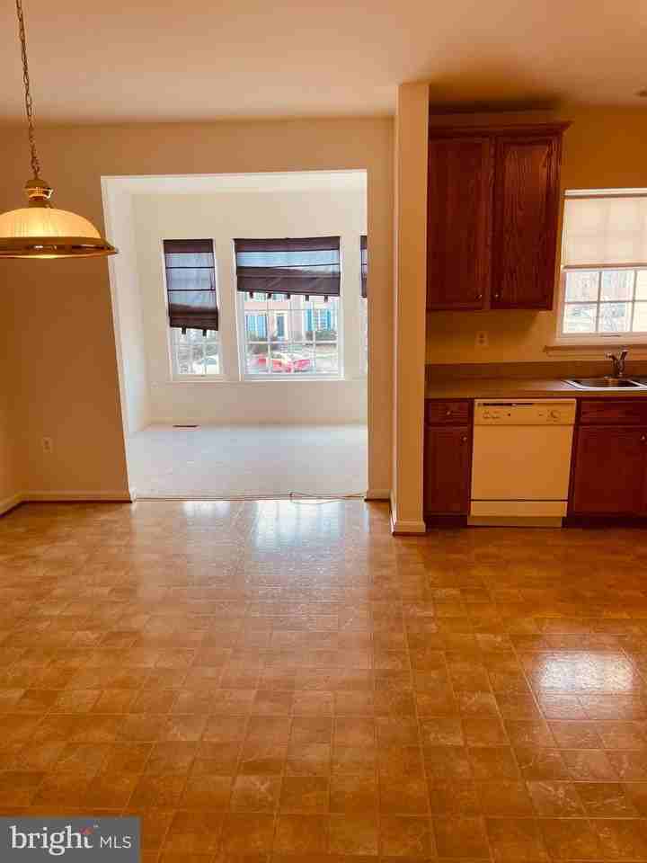 16802 Sweeney Ln - Photo 4 of 26