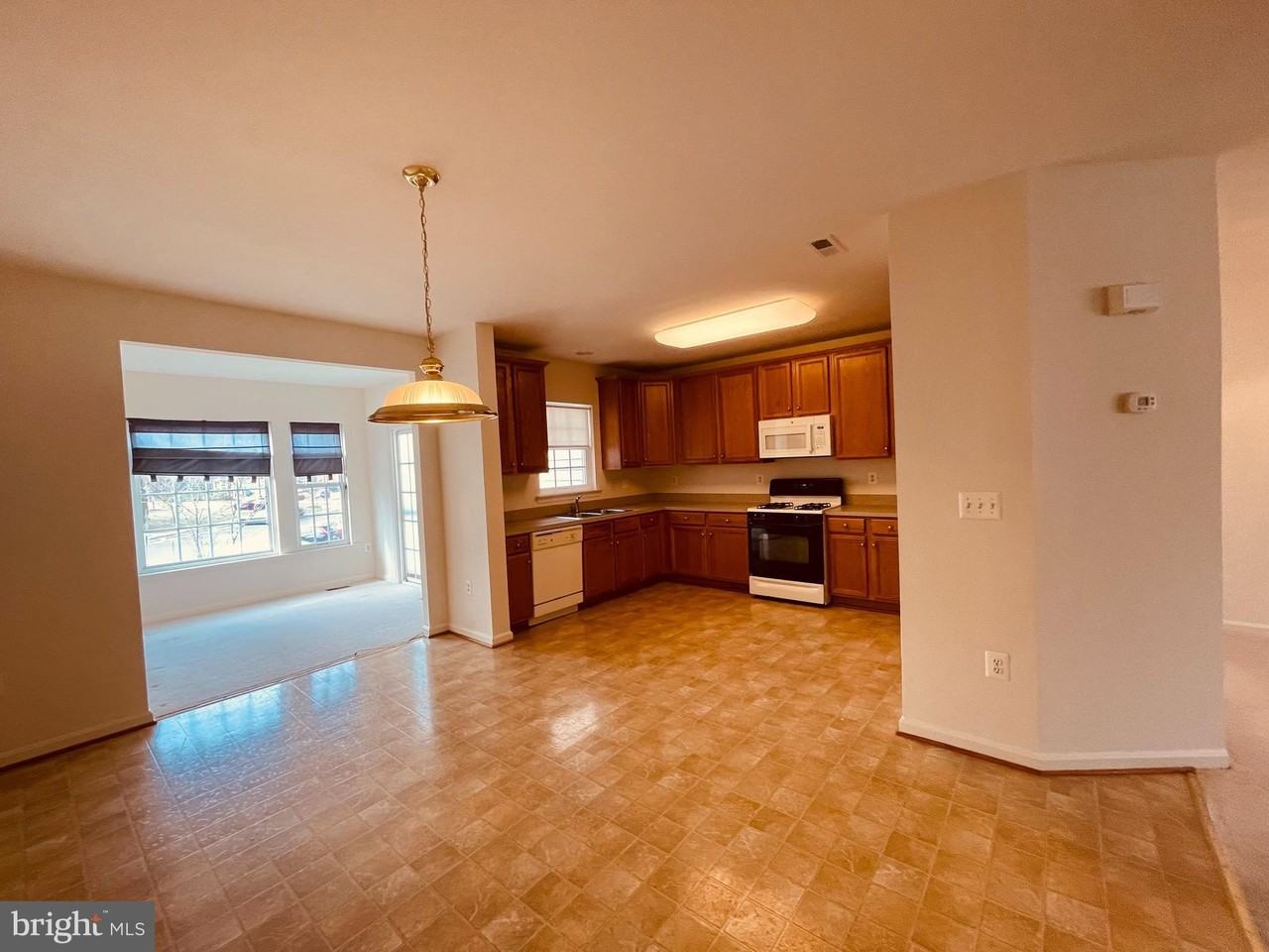 16802 Sweeney Ln - Photo 5 of 26