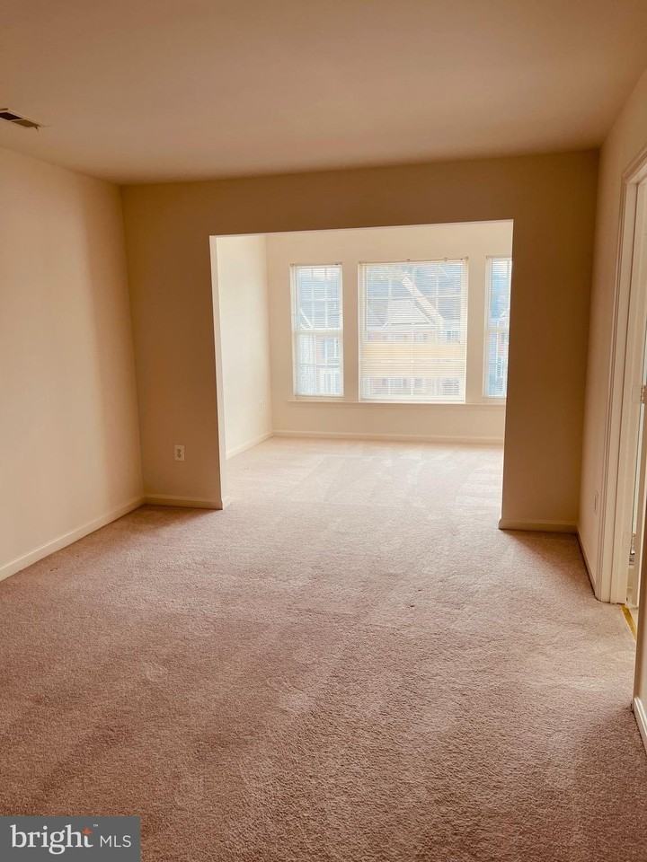 16802 Sweeney Ln - Photo 6 of 26