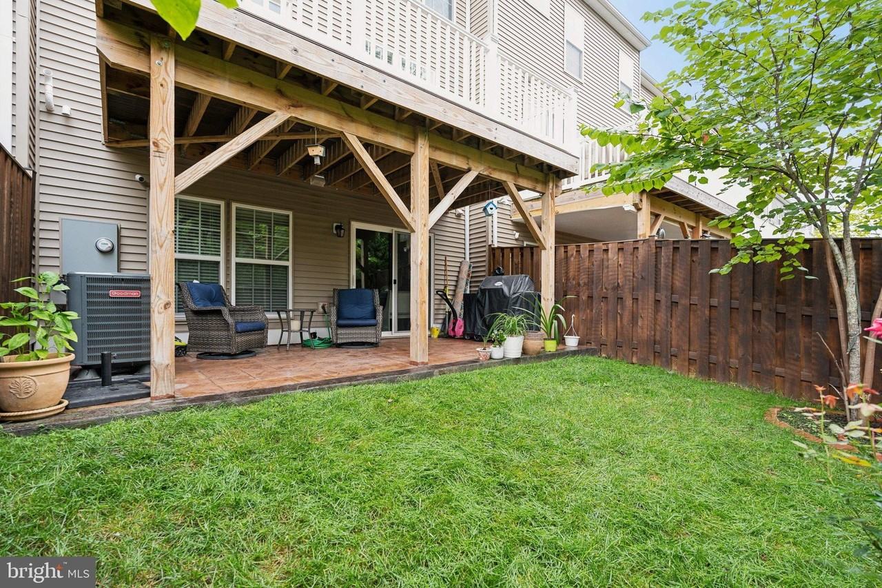 9154 Wyche Knoll Ln - Photo 2 of 26