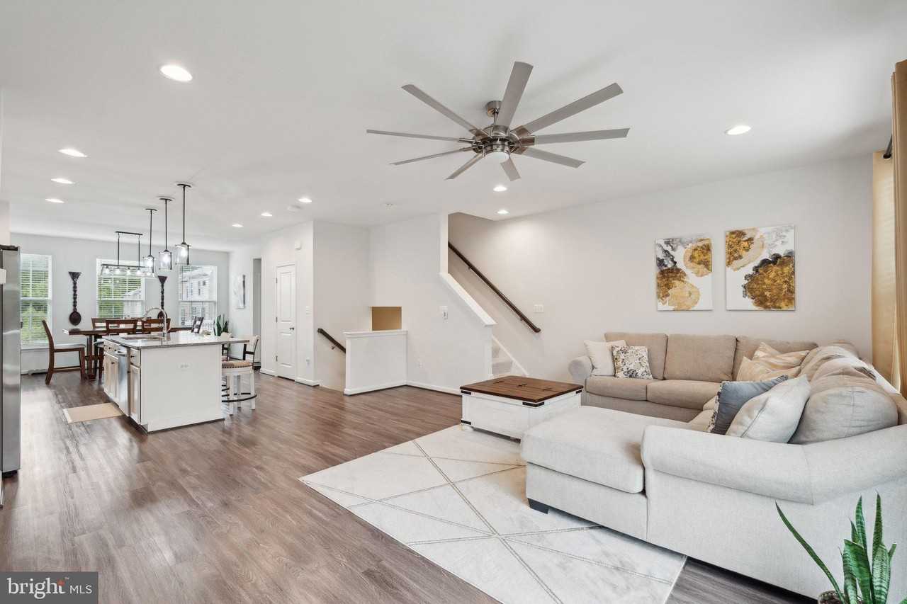 9154 Wyche Knoll Ln - Photo 4 of 26