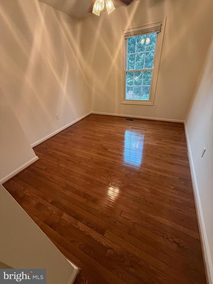 10727 Gideon Ct - Photo 3 of 16