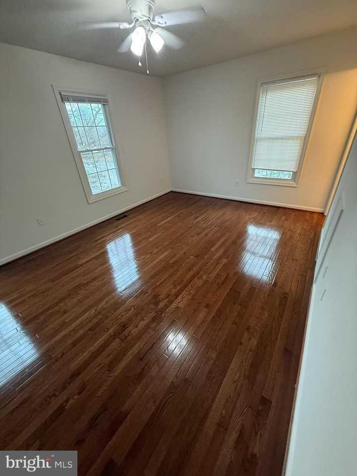 10727 Gideon Ct - Photo 4 of 16