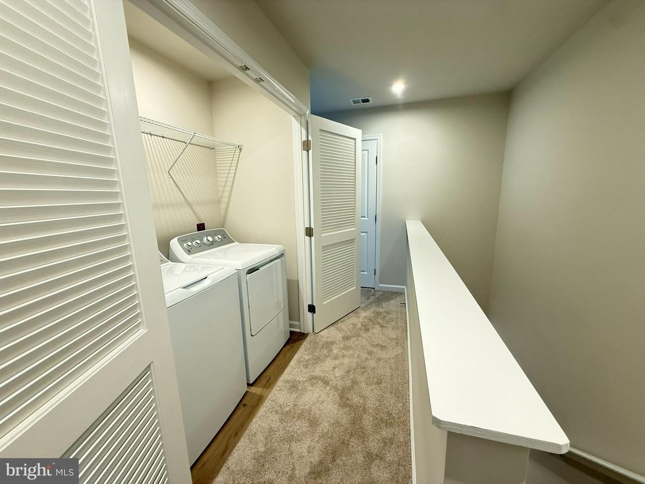 647 Laurelwood Cir - Photo 7 of 18