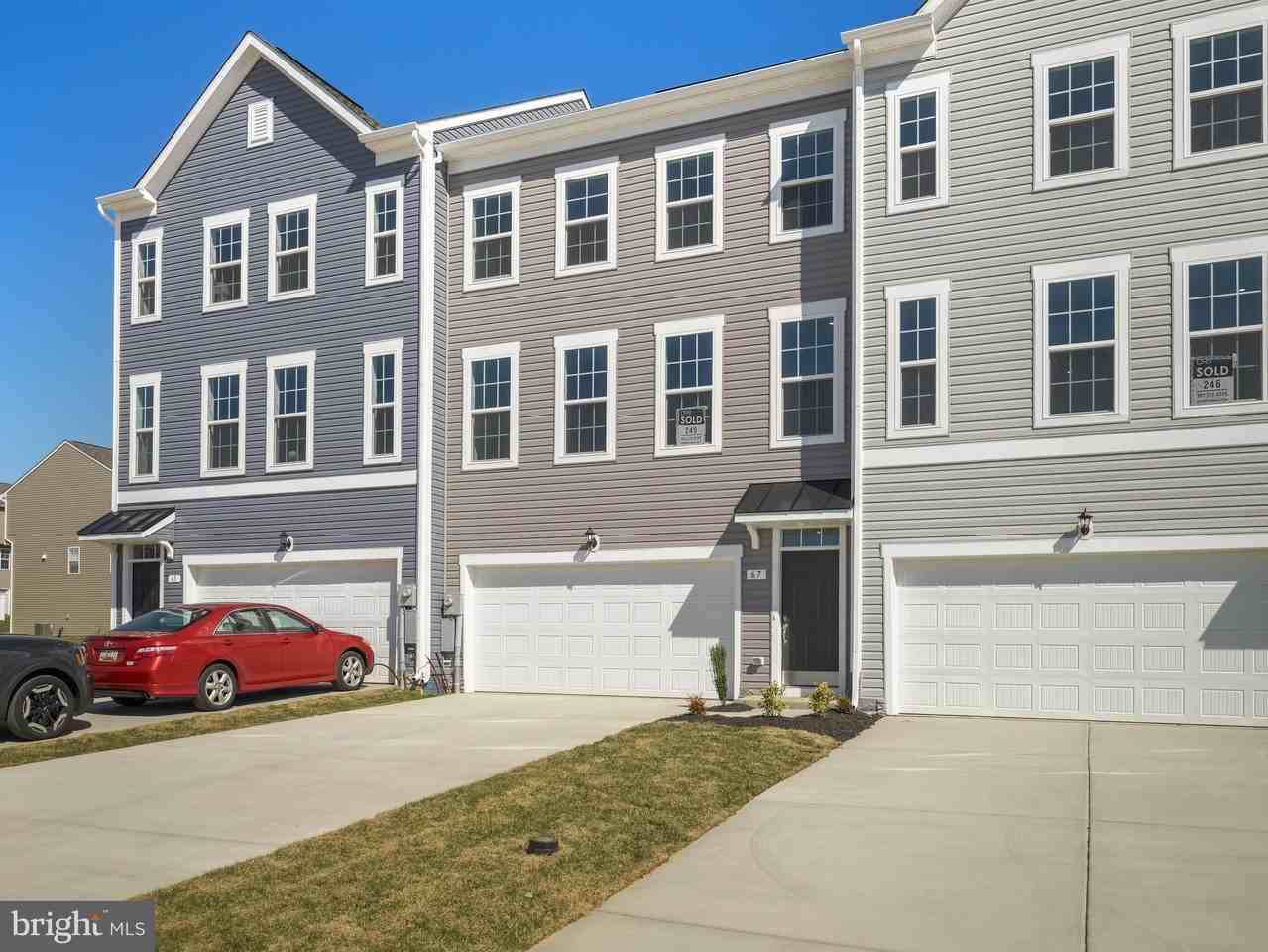 67 Stafford Pl - Photo 2 of 42