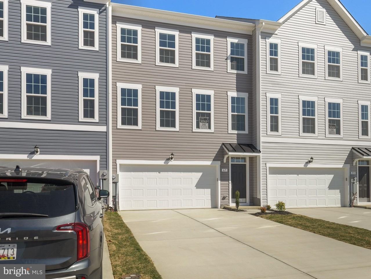 67 Stafford Pl - Photo 3 of 42