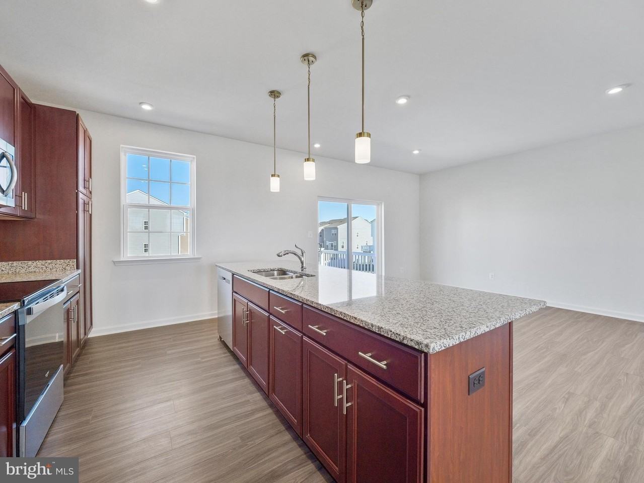 67 Stafford Pl - Photo 6 of 42