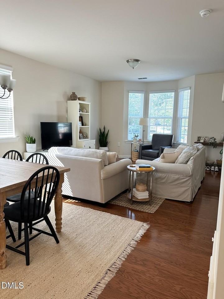 6044 Kentworth Dr - Photo 4 of 18