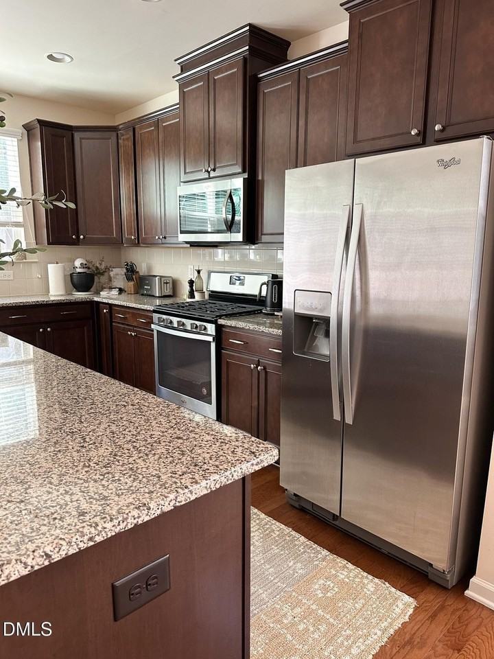 6044 Kentworth Dr - Photo 5 of 18