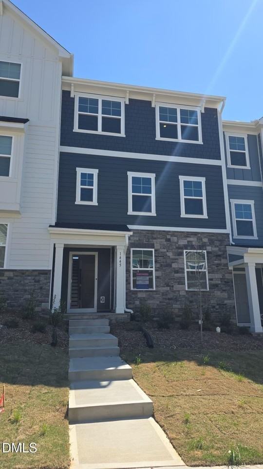 1445 Jay Rd - Photo 2 of 39