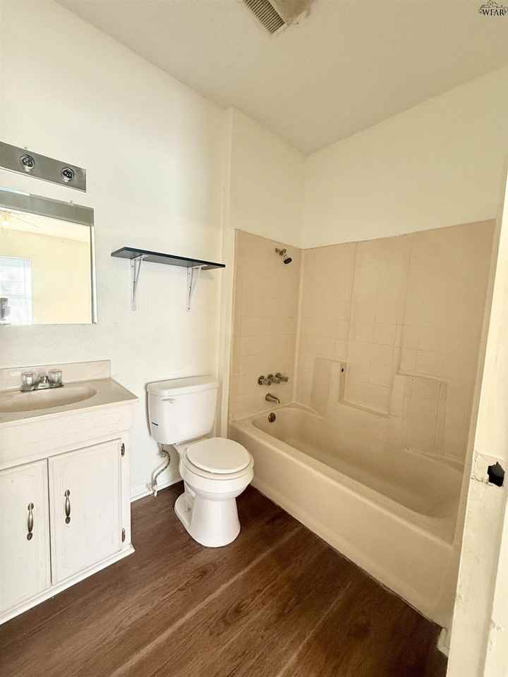 611 Sunset Dr #1-2 - Photo 5 of 7