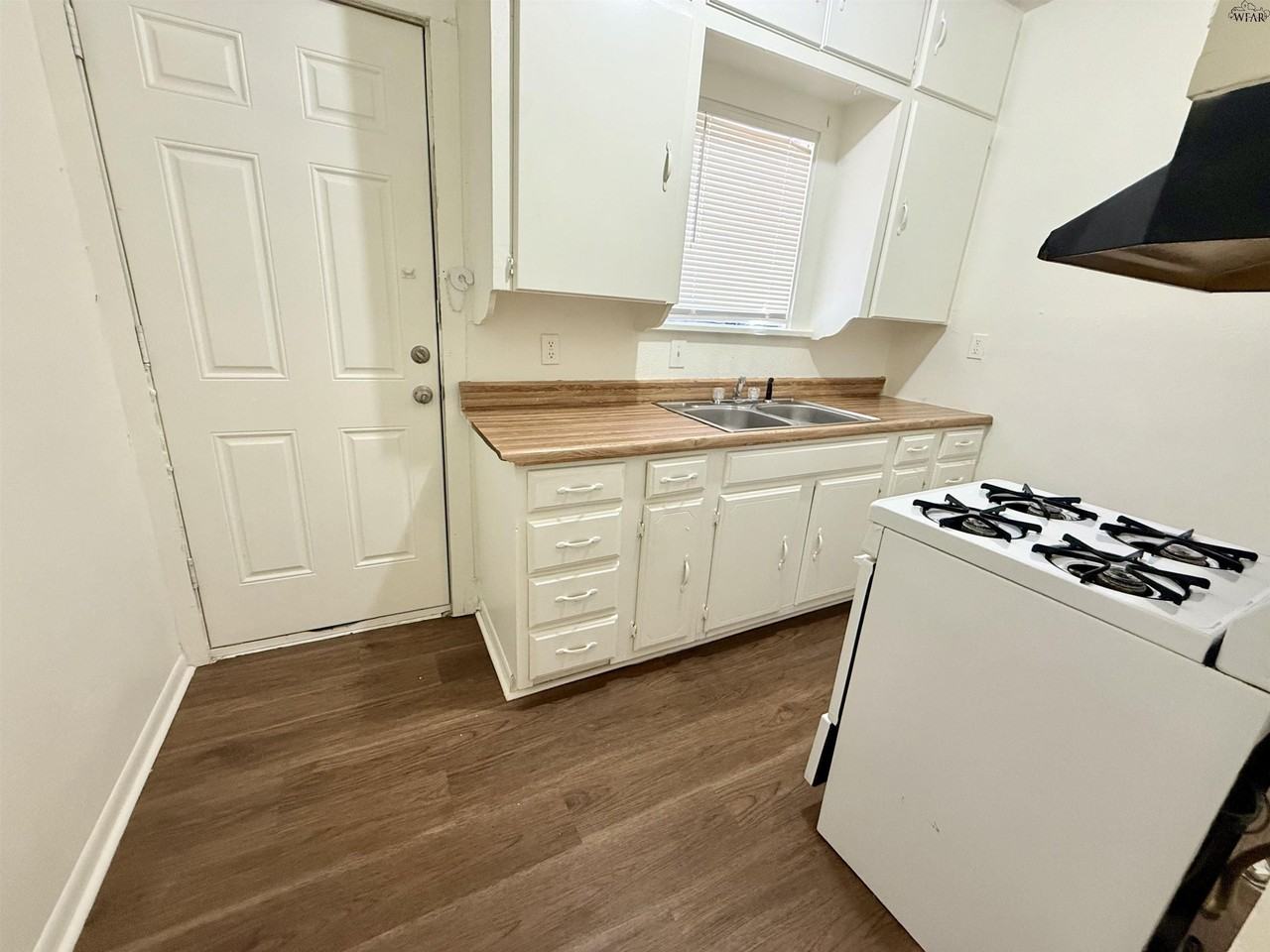 611 Sunset Dr #1-2 - Photo 7 of 7