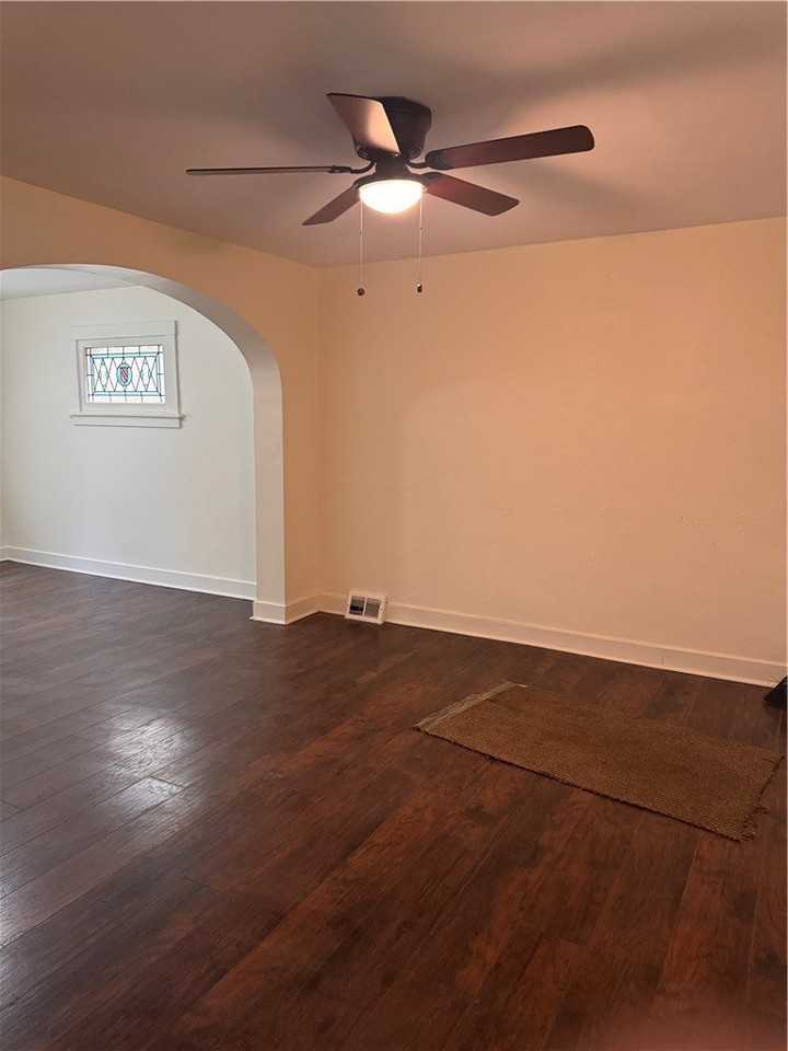 727 Maytide St - Photo 4 of 16