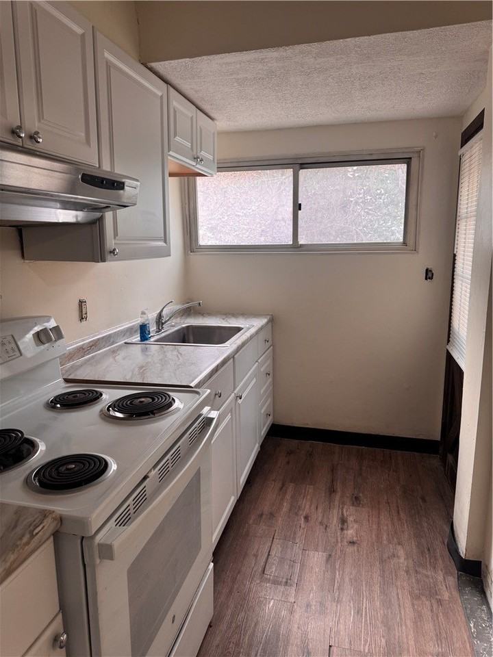 727 Maytide St - Photo 6 of 16