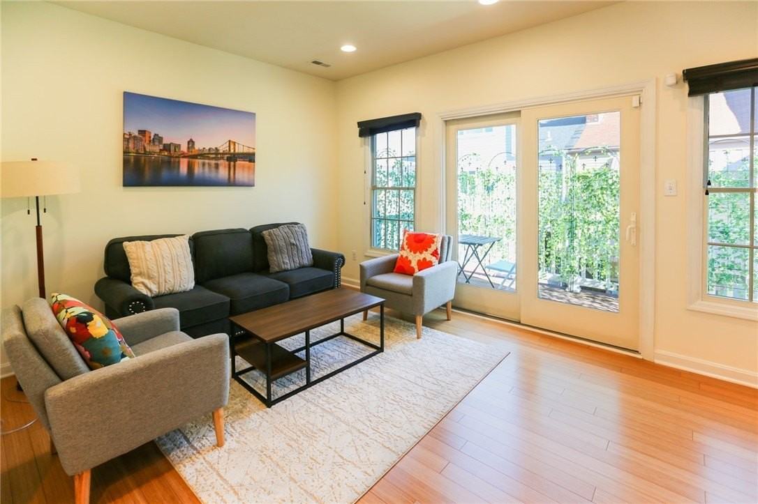 161 S 16th St - Photo 2 of 36