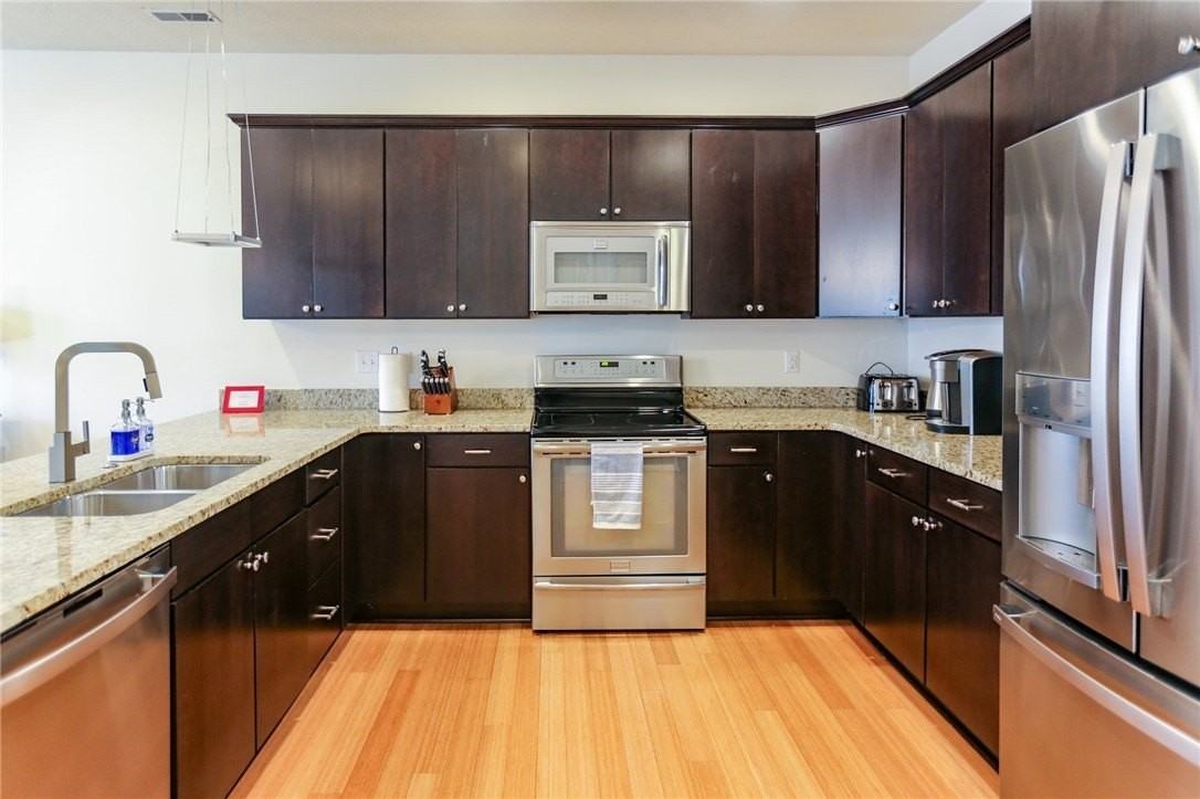 161 S 16th St - Photo 3 of 36