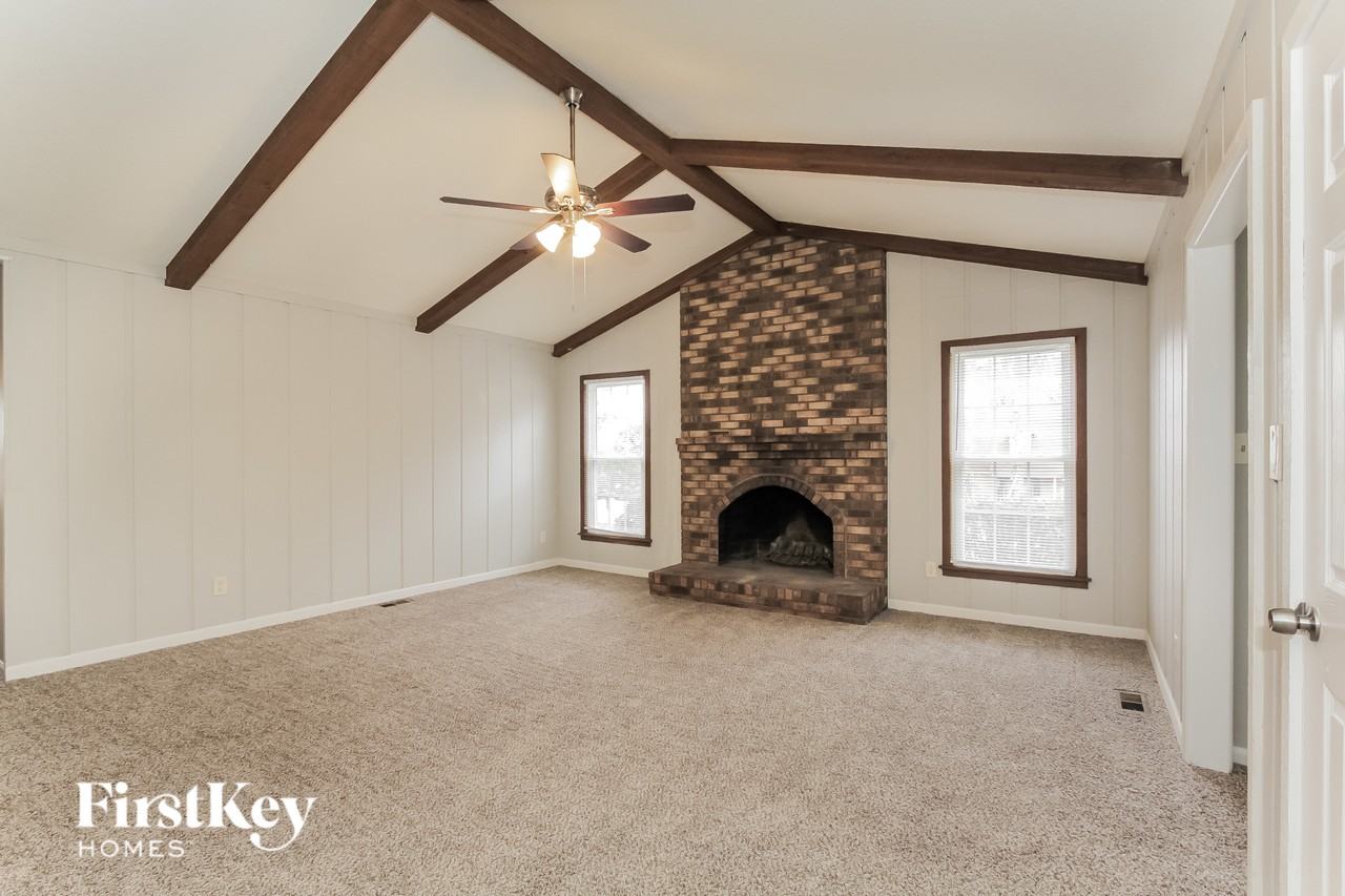 11106 Five Cedars Rd - Photo 4 of 15