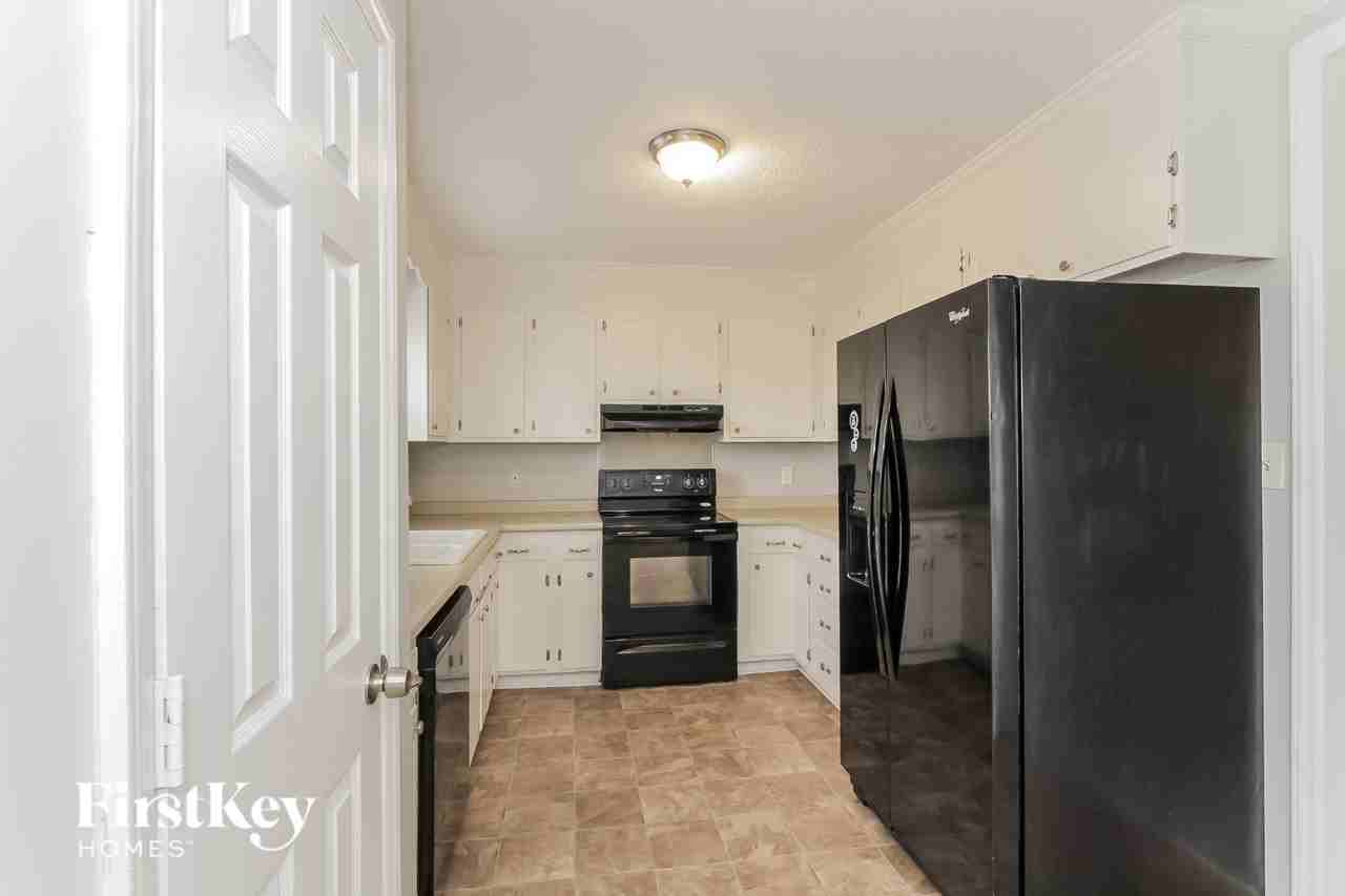 11106 Five Cedars Rd - Photo 6 of 15