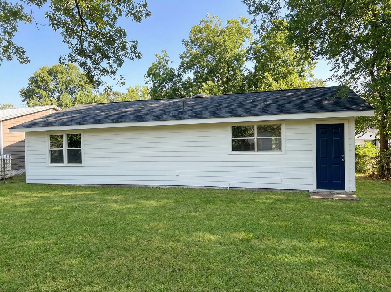 820 Coleman St - Photo 3 of 6