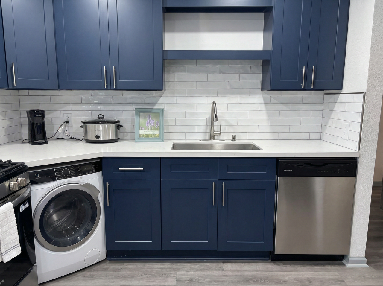 820 Coleman St - Photo 4 of 6