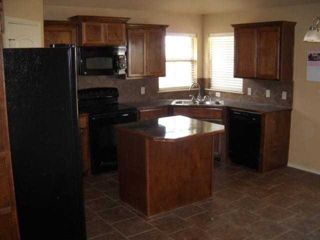 5626 Cinderella Ln - Photo 4 of 14