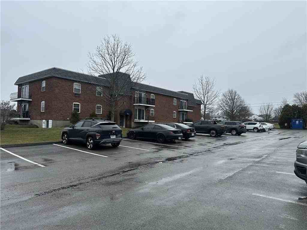 3 Admiralty Dr #10-4 - Photo 2 of 14