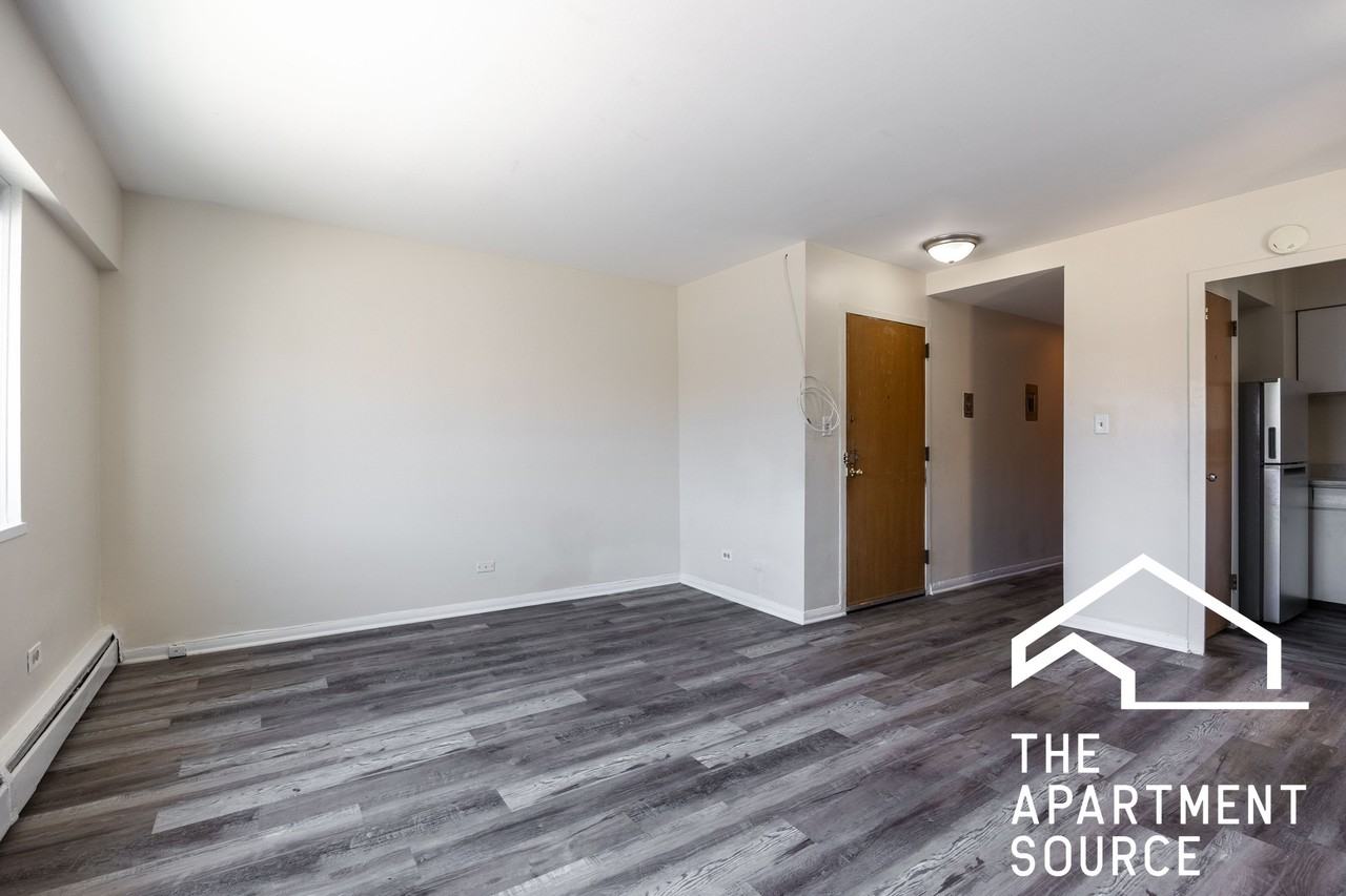 1400 Chicago Ave #208 - Photo 2 of 14