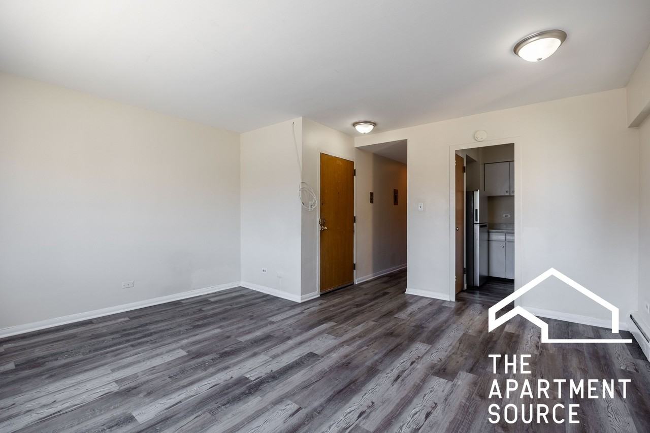 1400 Chicago Ave #208 - Photo 3 of 14