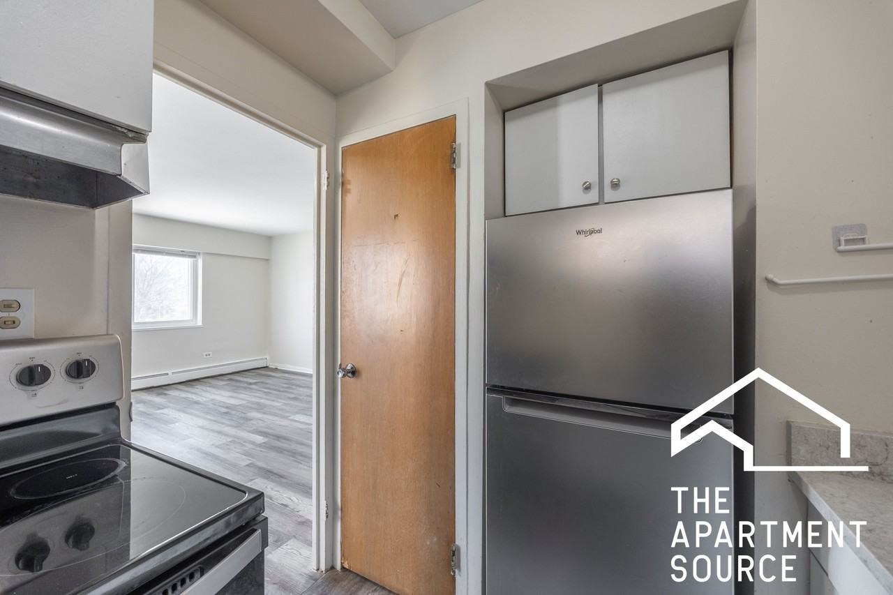 1400 Chicago Ave #208 - Photo 6 of 14