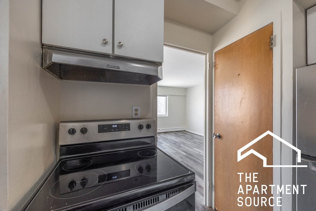 1400 Chicago Ave #208 - Photo 7 of 14