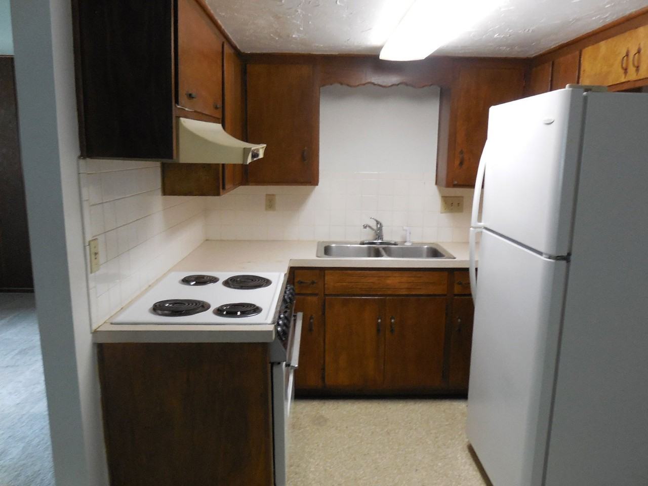 1116 W 29th Ter - Photo 3 of 7