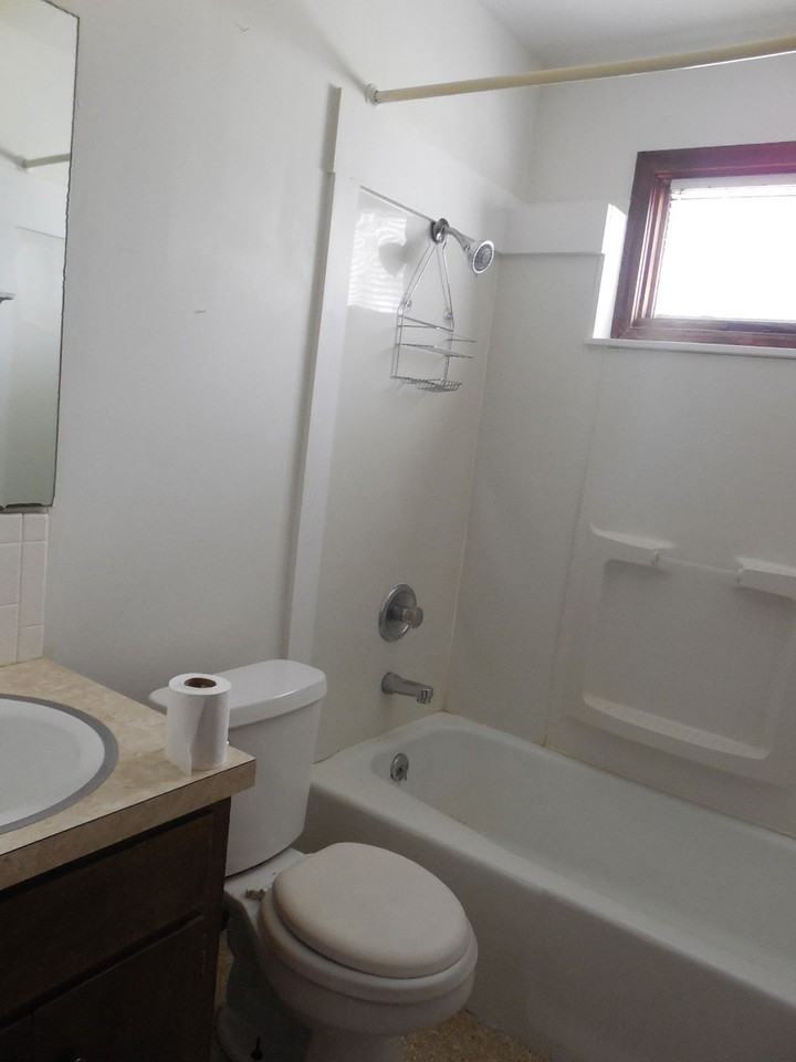 1116 W 29th Ter - Photo 4 of 7