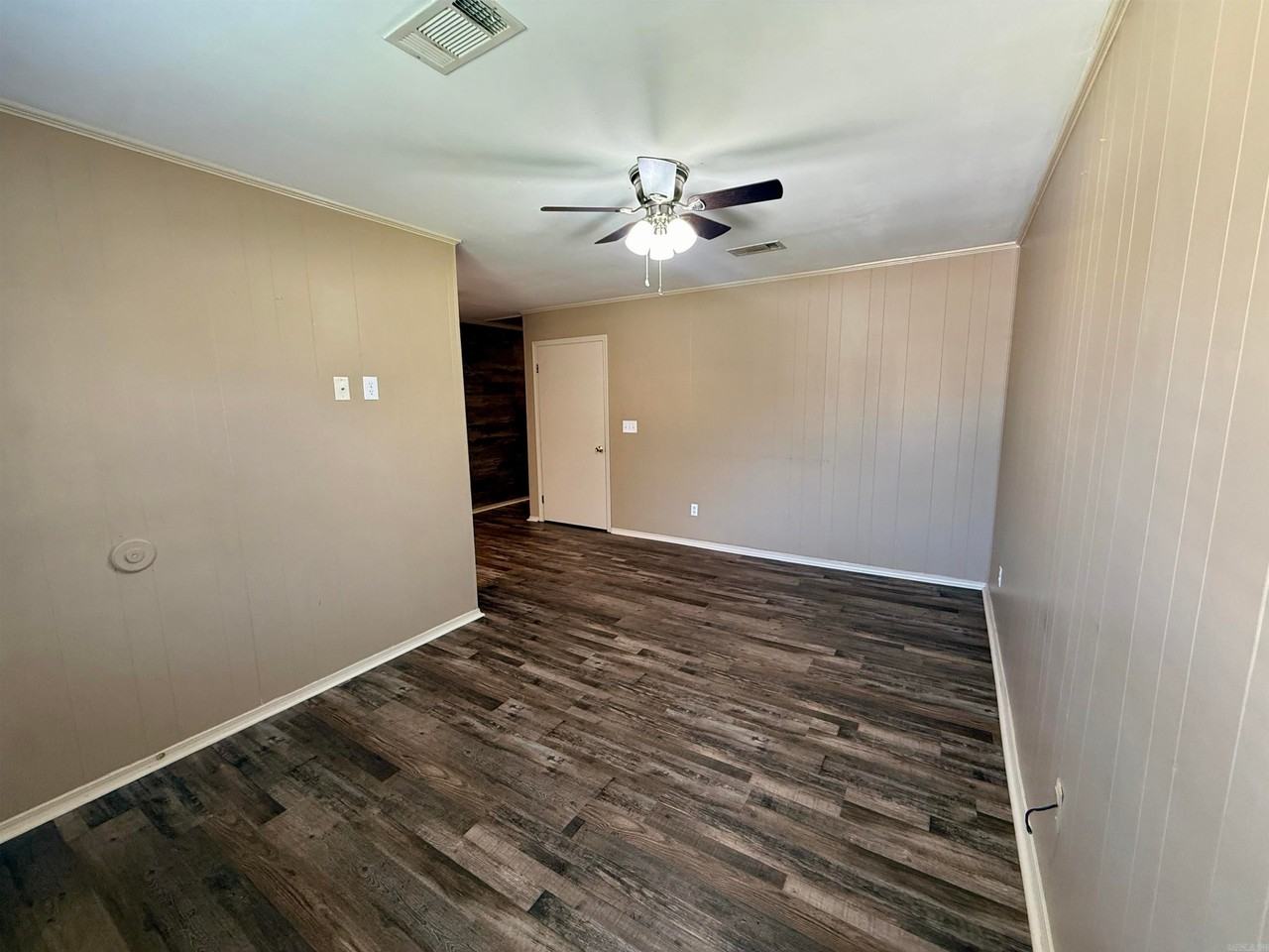 436 Helen St - Photo 3 of 15