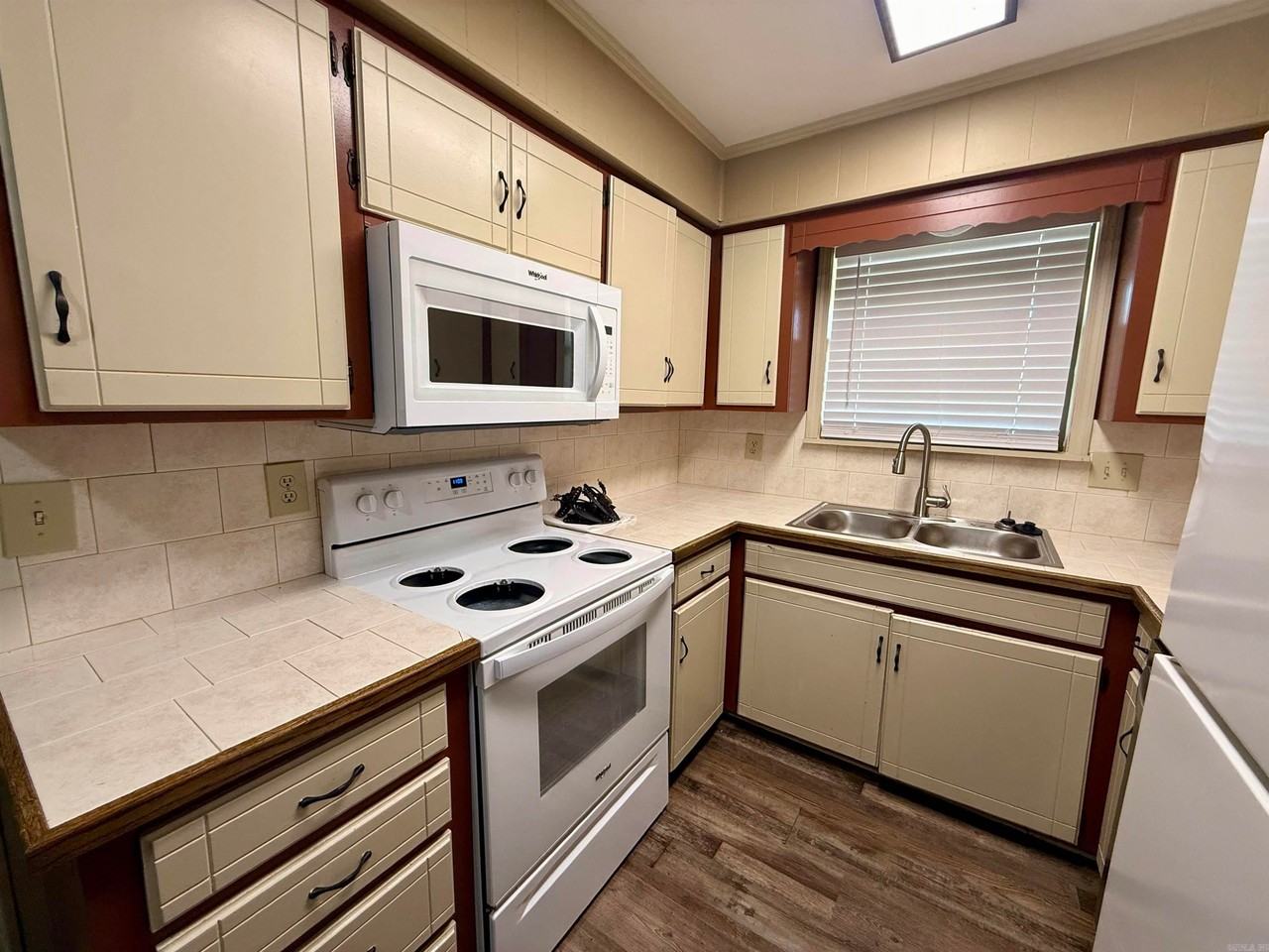 436 Helen St - Photo 7 of 15