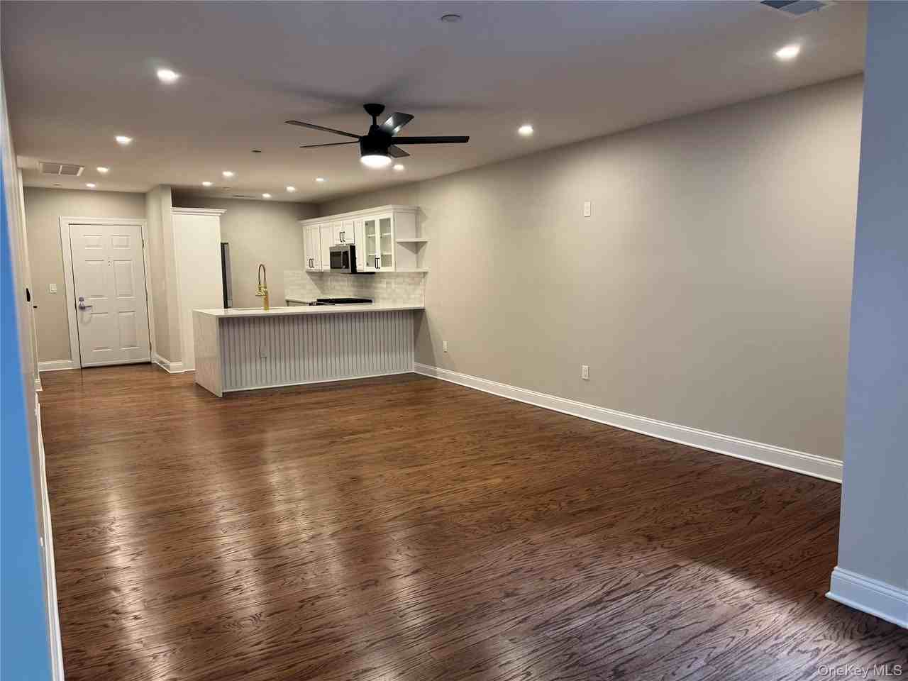 3111 Leeward Dr - Photo 4 of 12