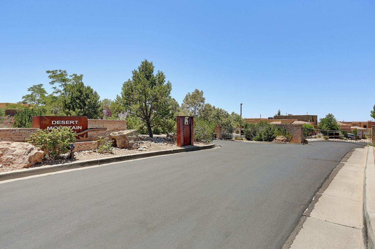 6215 Goldfield Pl Ne - Photo 2 of 31