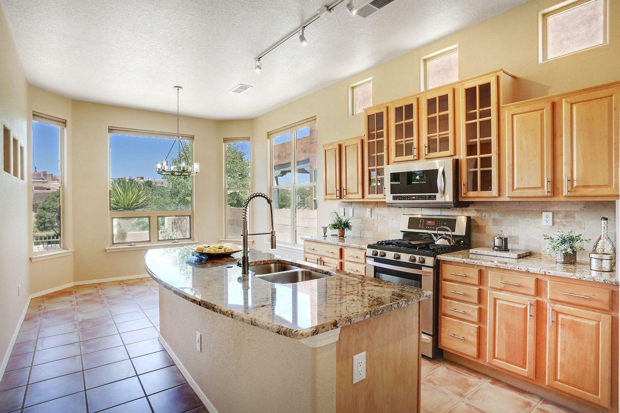 6215 Goldfield Pl Ne - Photo 6 of 31