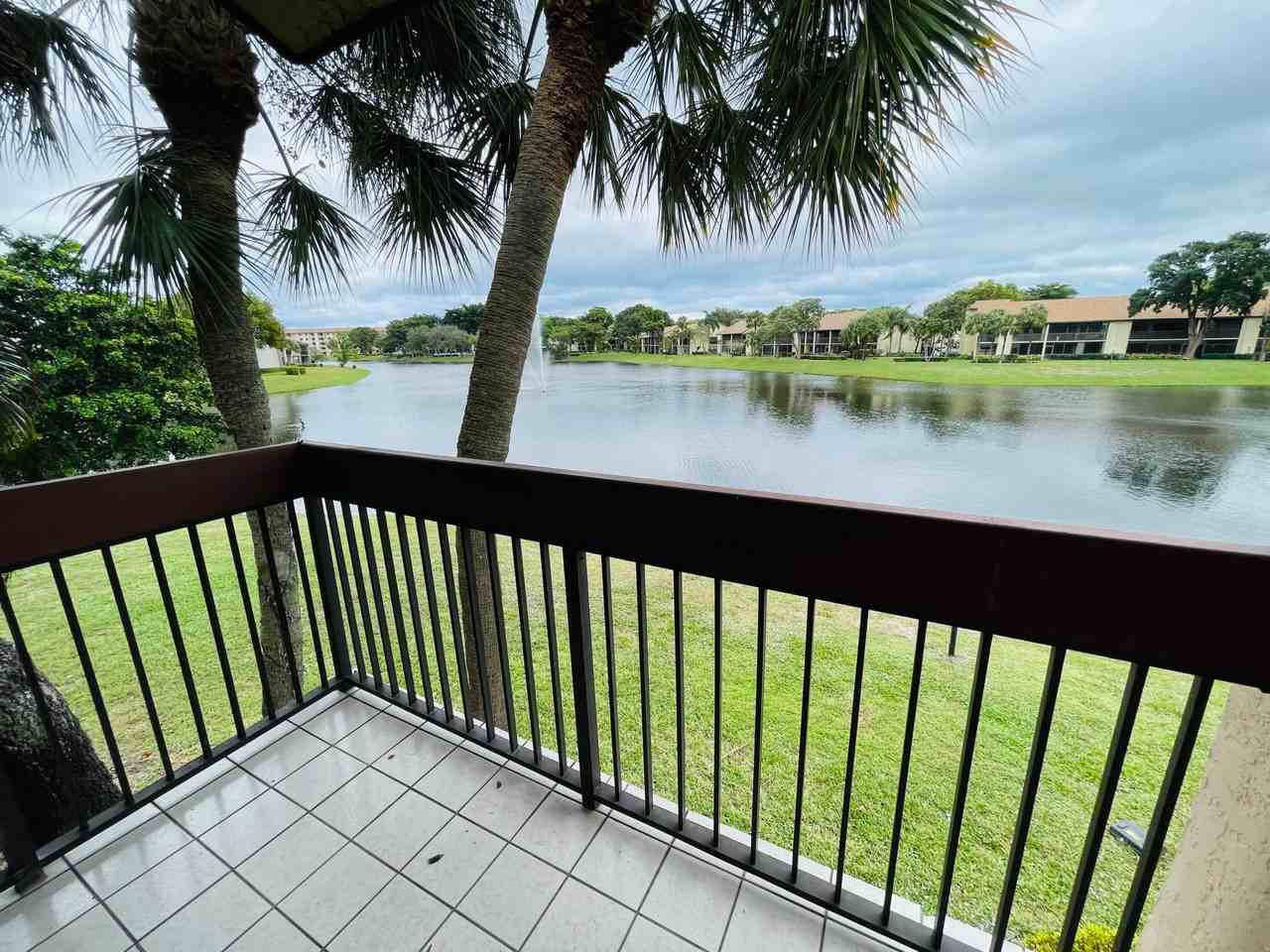 2297 Sw 15th St - Photo 3 of 47