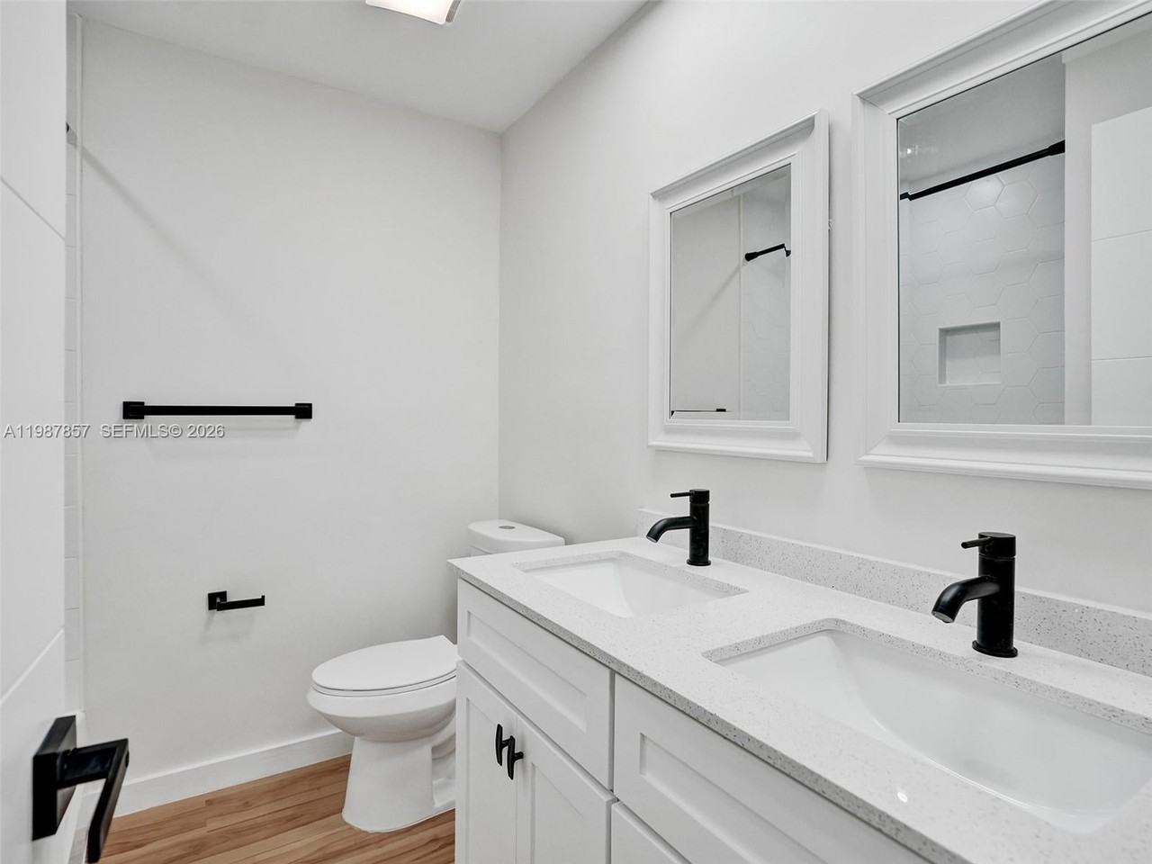 932 Mandarin Isle - Photo 5 of 42