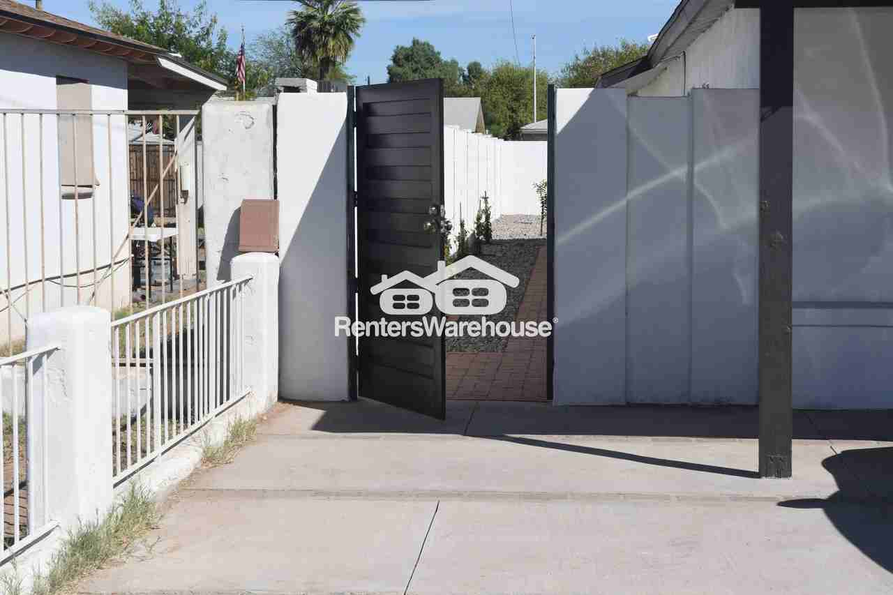 222 E Southgate Ave - Photo 2 of 10