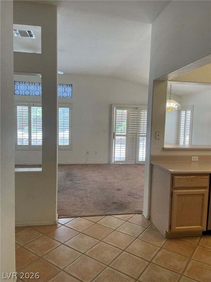 465 Elkhurst Pl - Photo 4 of 39