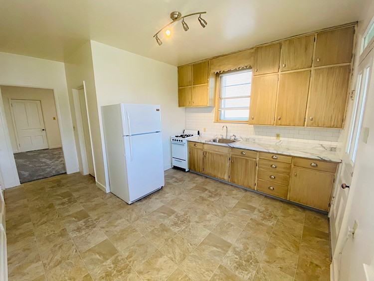 215 Fairchild St #2 - Photo 7 of 27